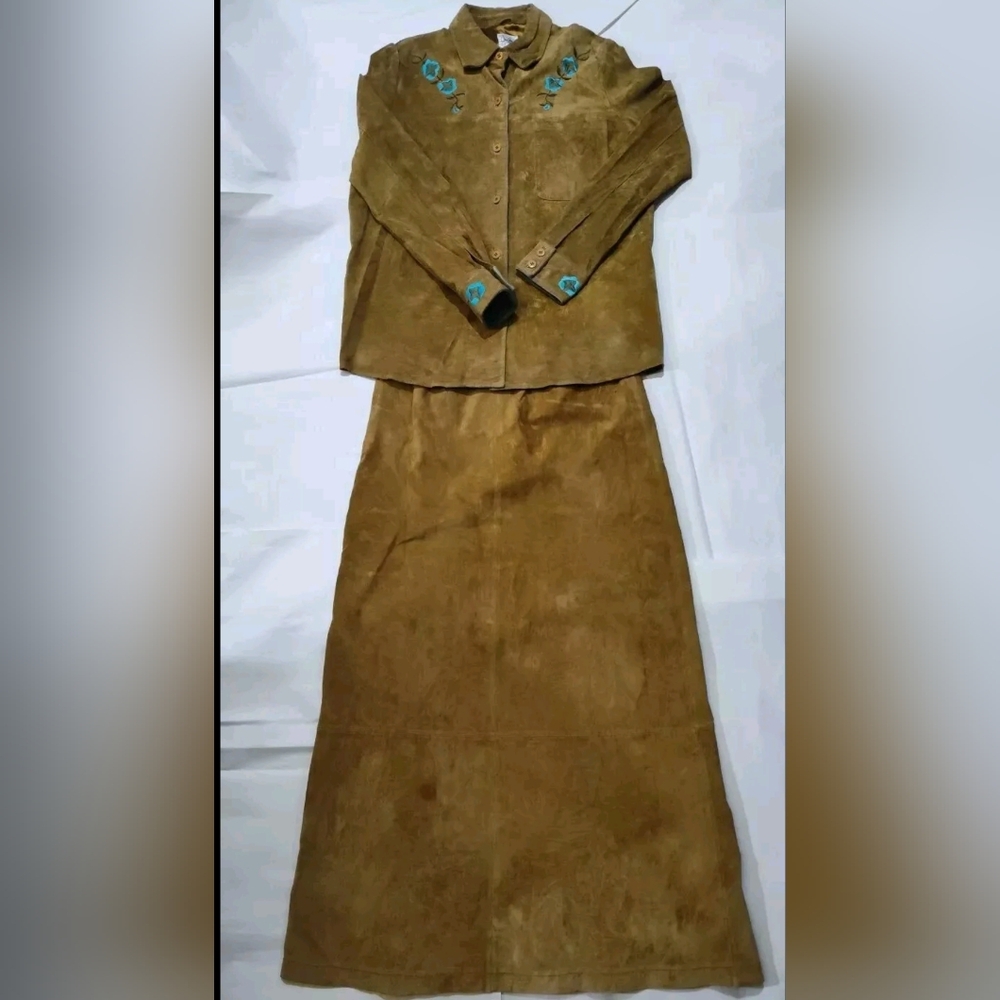 Jane Seymour Leather Skirt Outfit Sizes: Top=SML; Skirt=6 MS